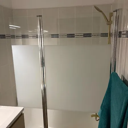 Studio 4 Personnes, Coin Cabine, Climatisation, Terrasse, Parking, Mer Apartmán Le Lavandou